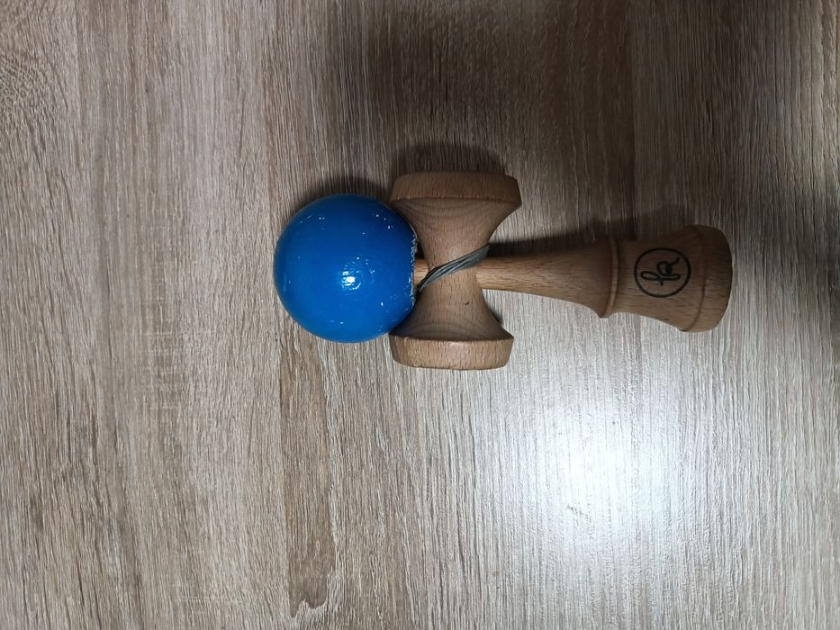 Kendama europe albastra