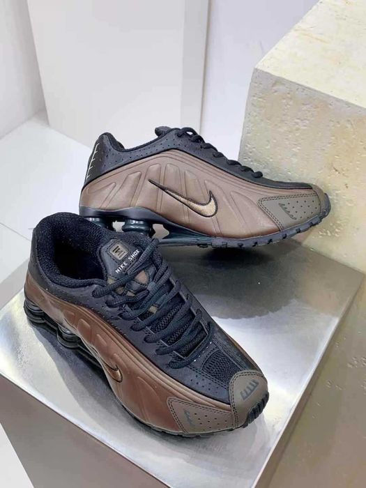 Оригинални мъжки маратонки Nike Air Shox R4