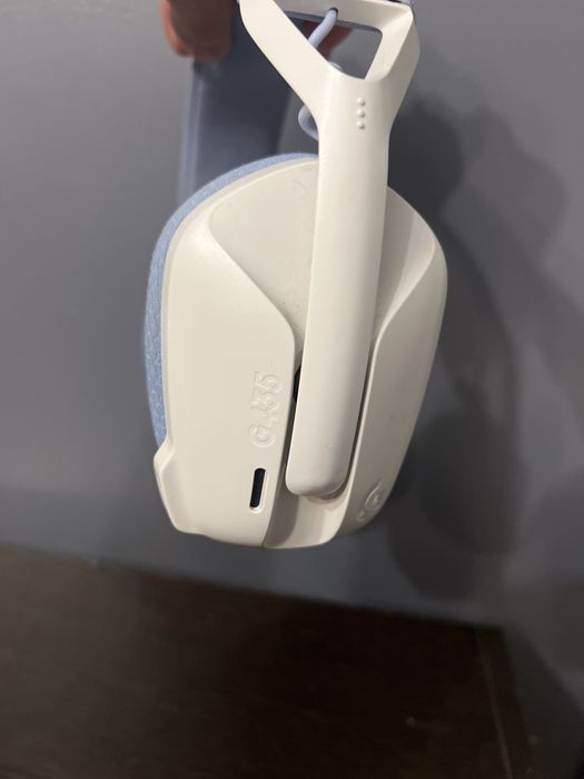 Logitech G435 (надо поменять аккумулятор)