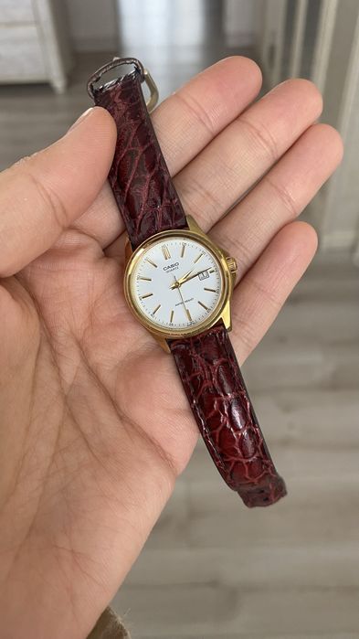 Женские Часы Casio коричневый кожаный браслет, корпус золотого цвета