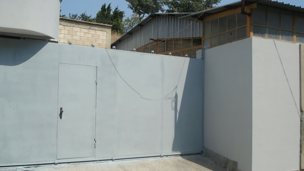 Дава се под наем Промишлена сграда в Варна, Максуда - 200 кв.м за 698.19 € - Снимка #1