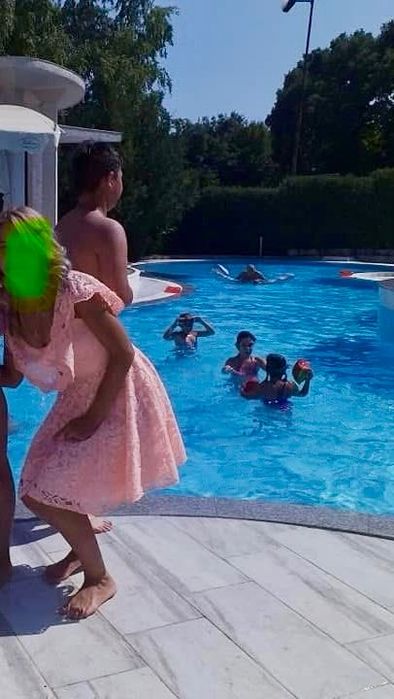 Рокля прасковен цвят