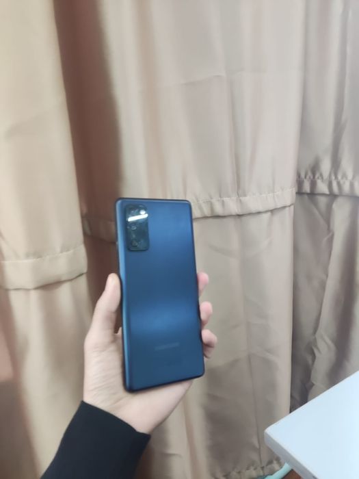 Продам  Samsung S20fe