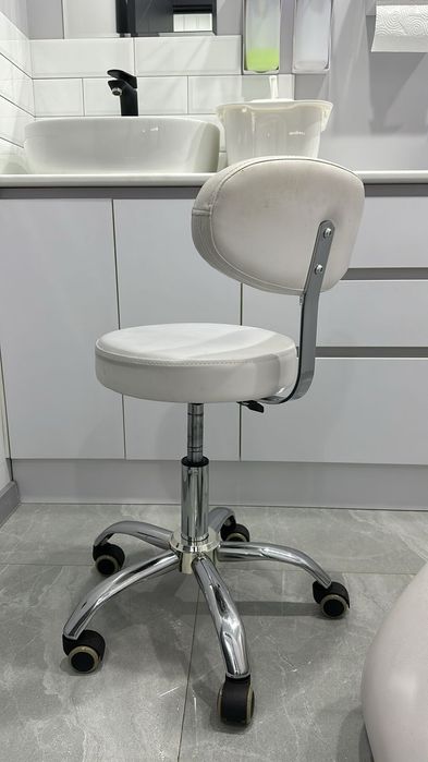 Косметологический стул