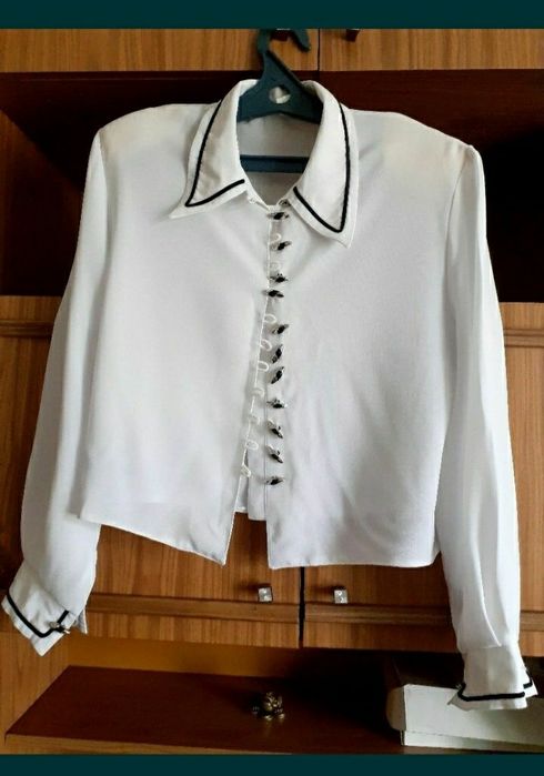 Разгрузка гардероба.