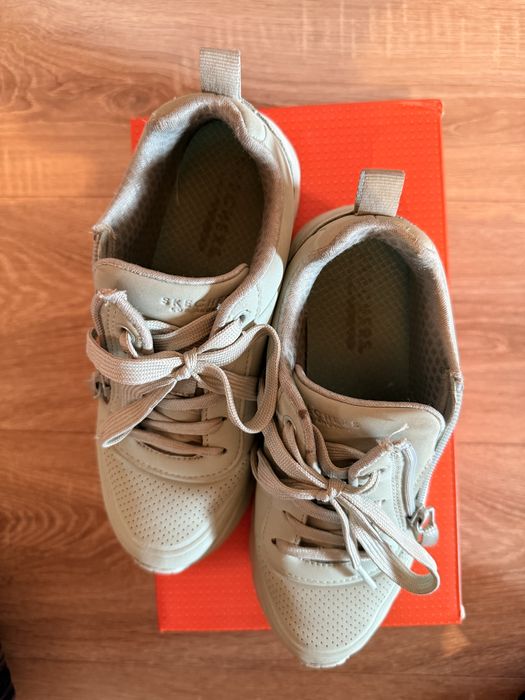 Кроссовки для девочки