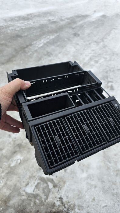 Продам центральную консоль ауди80 б4