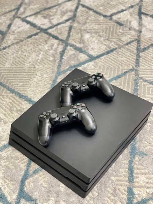 PlayStation 4 Pro 1TB sotiladi
