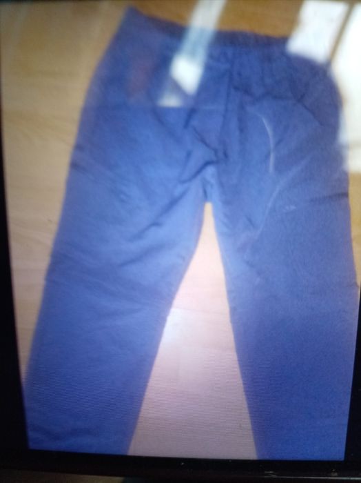 Pantaloni noi pt baieti , se pot scurta, înlaturând fermoarul
