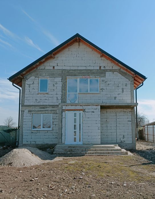 Casă Spațioasă (200 mp Utili) cu Teren de 1080 mp – Coada Izvorului (Mănești), Prahova | La Asfalt, Utilități & Tâmplărie Tripan
