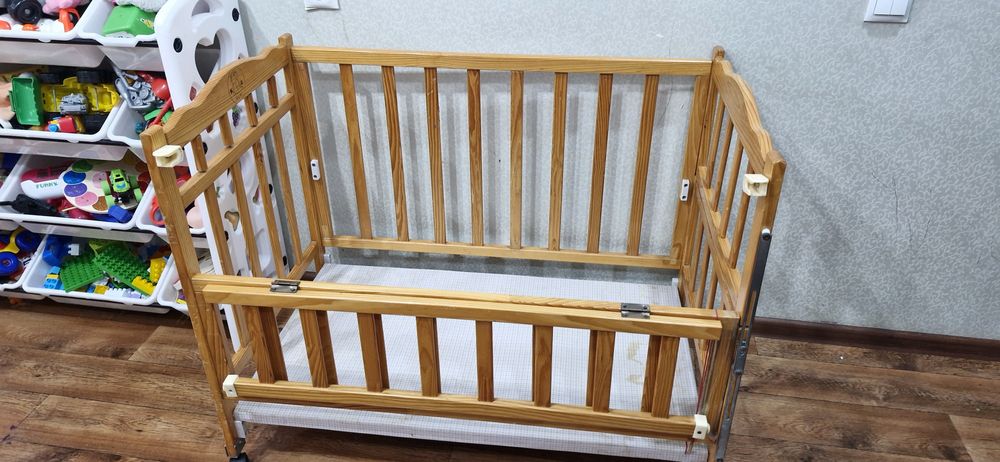 Детская кровать деревянная