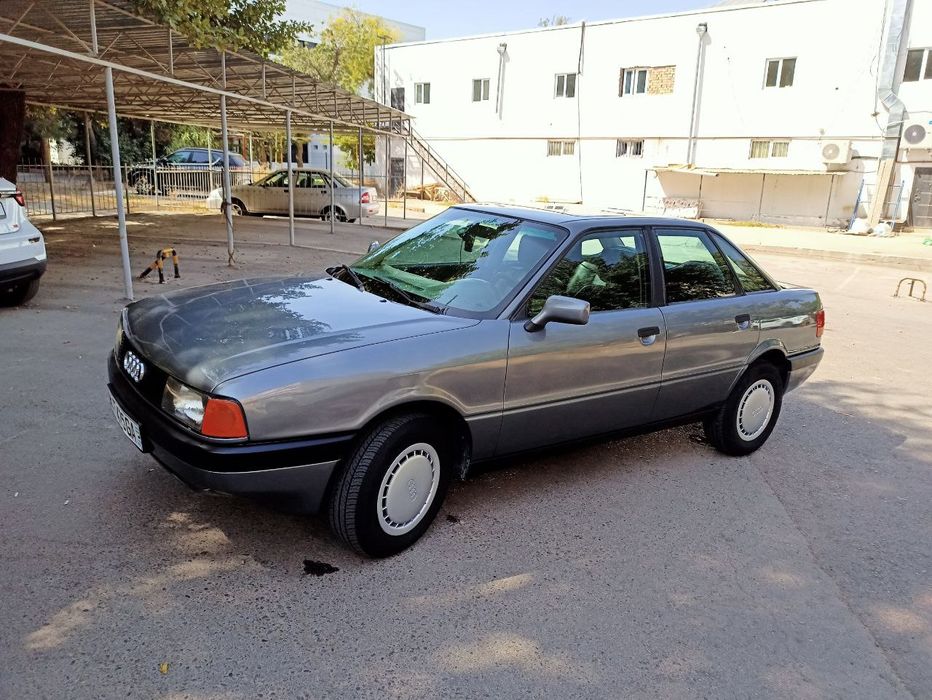 Ауди 80 б3  1990 года.