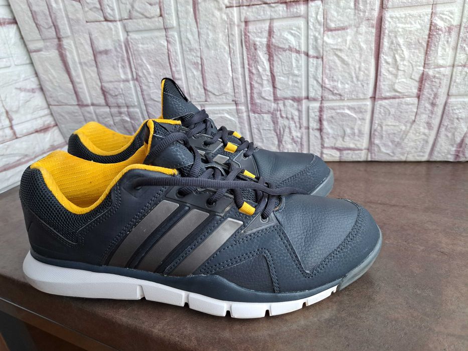 мъжки маратонки,кецове,спортни обувки,ном42,5 Adidas,адидас