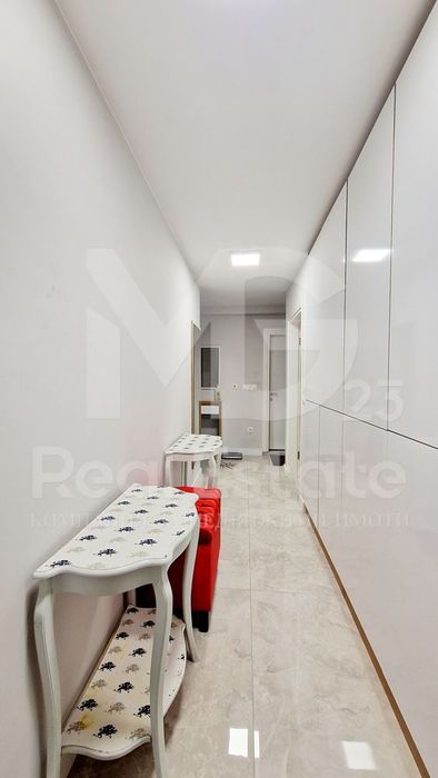 Продава се Тристаен апартамент в Пловдив, Остромила - 101 кв.м за 2030 €/кв.м - Снимка #10