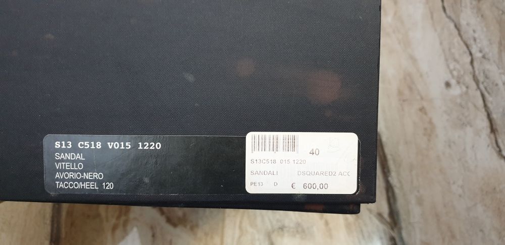 Vand Sandale DSQUARED 2 - Noi la cutie