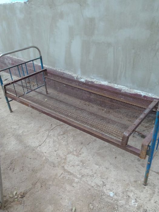 Продам  железный кроватьи