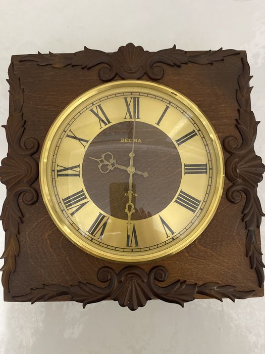 Часы настенные весна