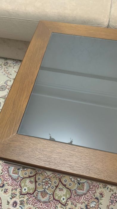 Журнальный столик из дерева