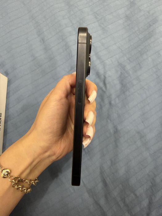 Продам Айфон 15 про 256gb