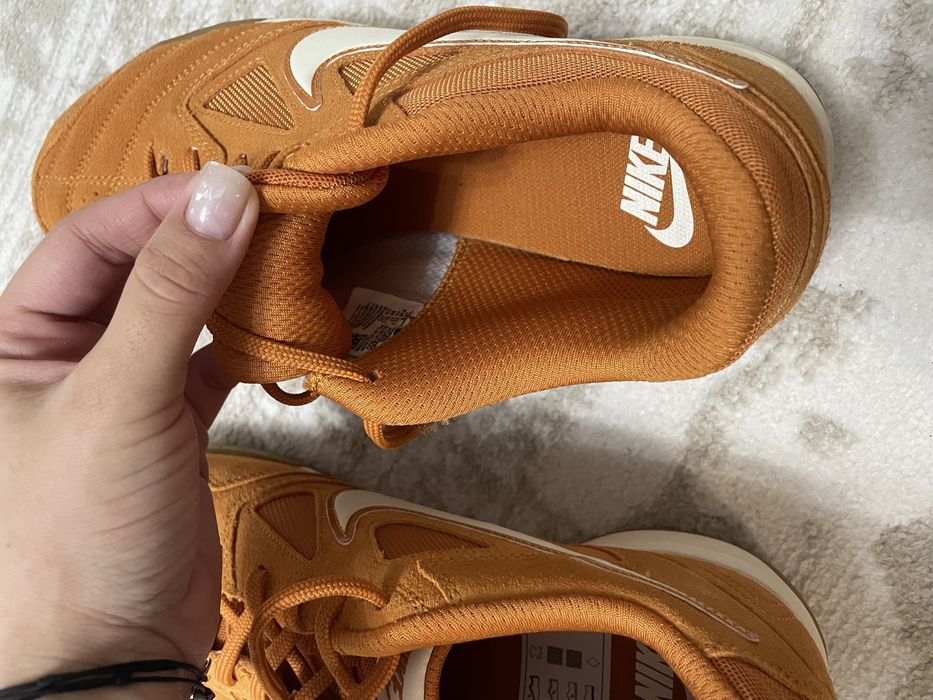 Продам кроссовки (футзалки) Nike