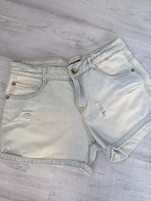 Blugi scurti Bershka 36