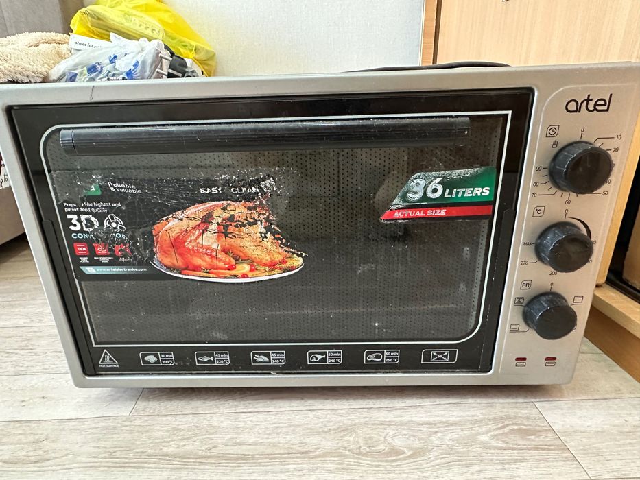 Продаю духовку artel