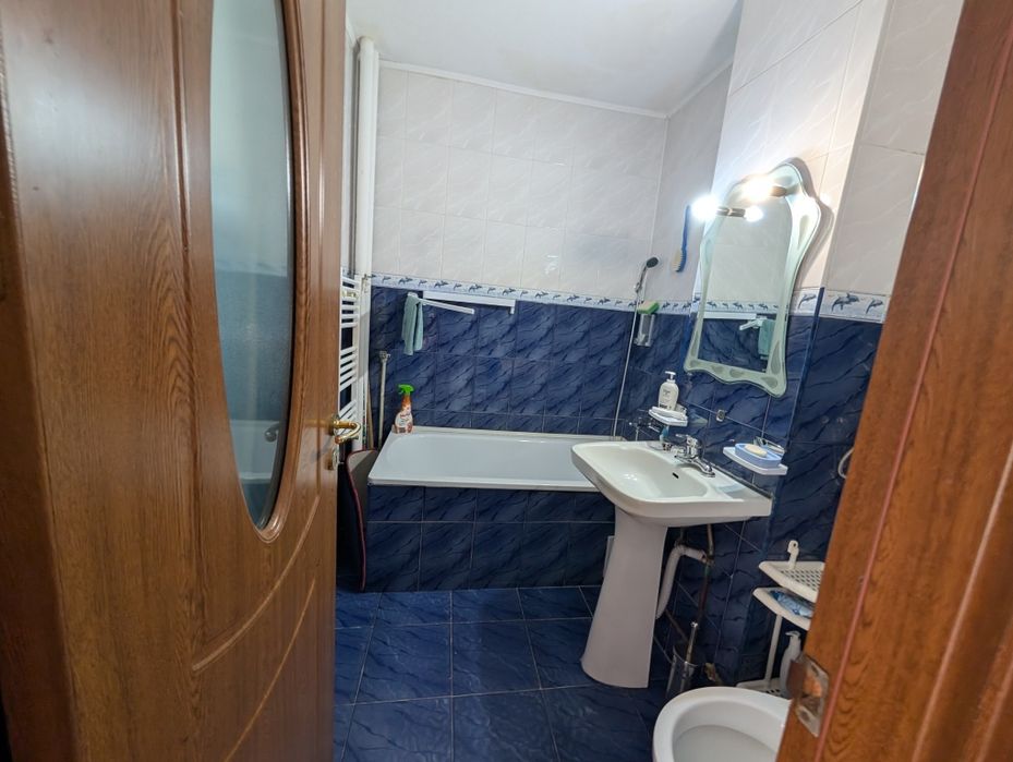 Apartament 2 camnere decomandat Centrală Renovat | Etaj 3/4