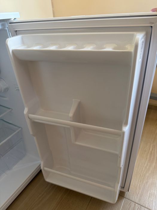 Хладилник VESTFROST VFT 1101 E