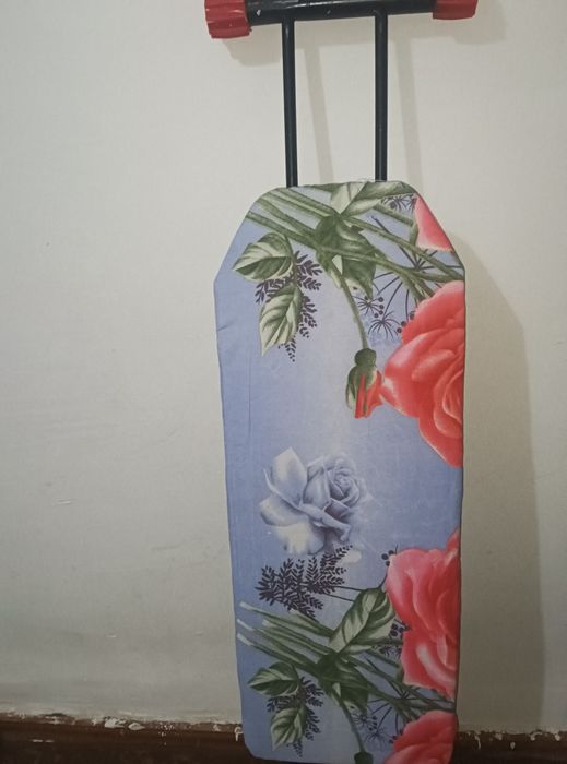 Dazmol stoli sotiladi