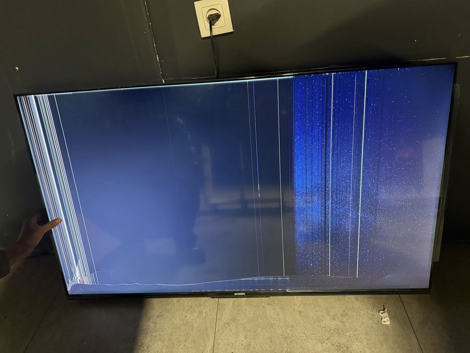 Skyworth 4K qled smart TV 55” ekran singan