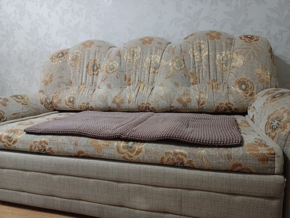 Продам диван с креслом