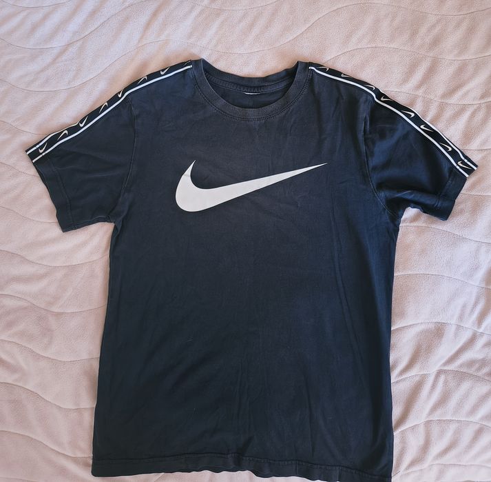 Две тениски на Nike