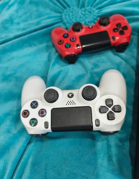 Vând ps 4 825gb perfect functional