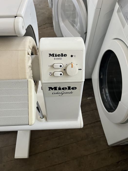 Гладачна машина MIELE B895D