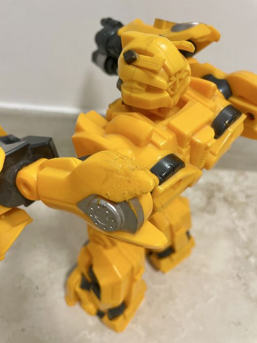 Figurina/robot Bumblebee Hasbro 2009