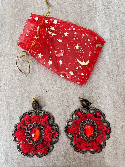 ЧИСТО НОВИ Ръчно изработени обеци