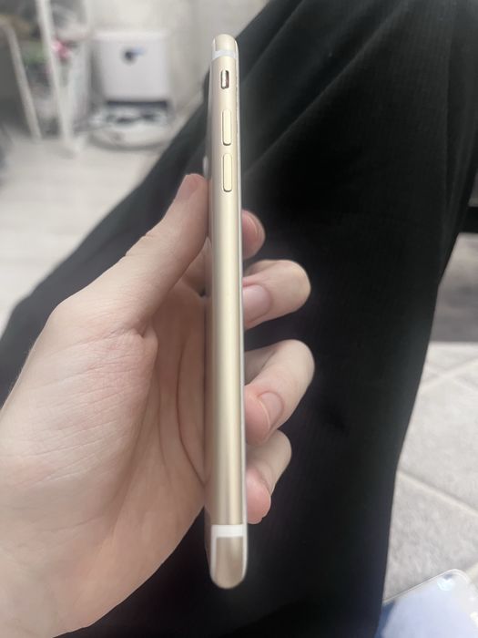 продам iphone 7  ь