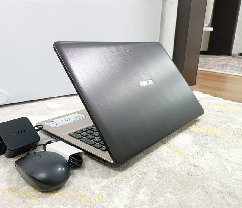 НОУТБУК ASUS Windows 10 Сумка + мышка.