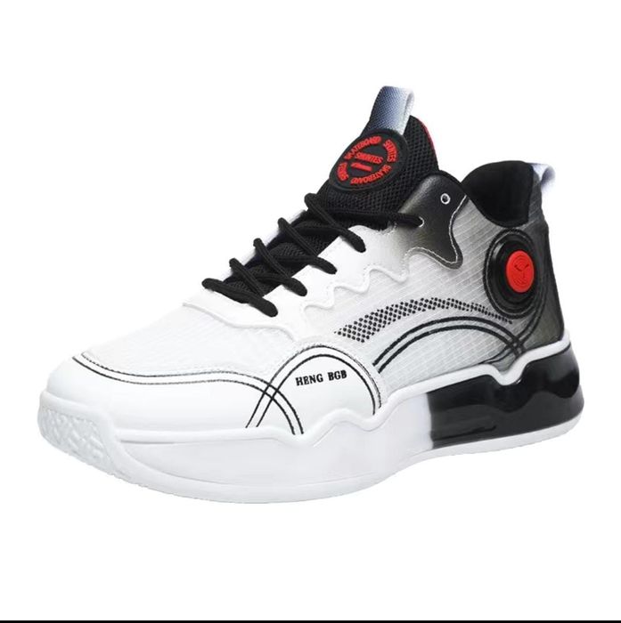 Продам мужские кроссовки