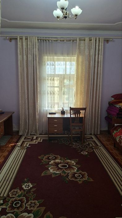 Продаётся  дом с большой территорией