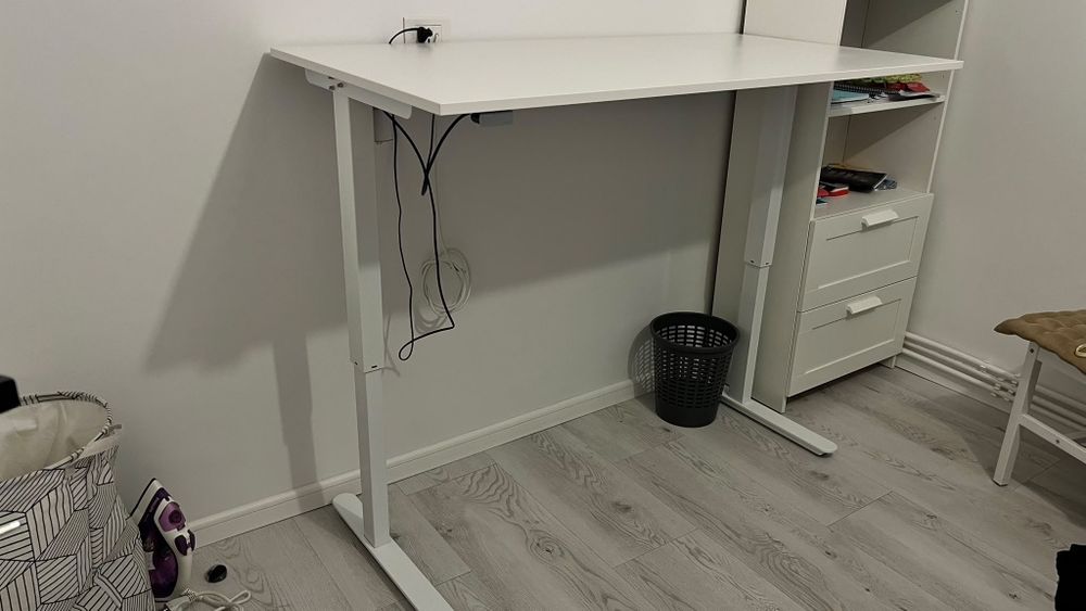 Birou reglabil in stare perfectă