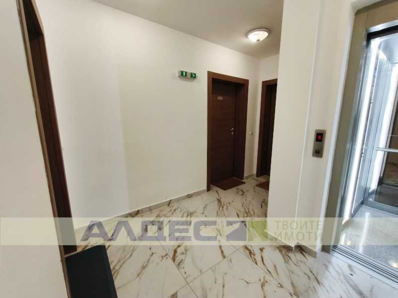 Обзаведен двустаен с паркомясто в Студентски Град!