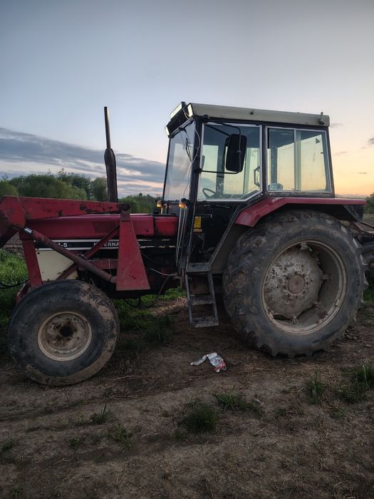 Vând tractor international 844-s