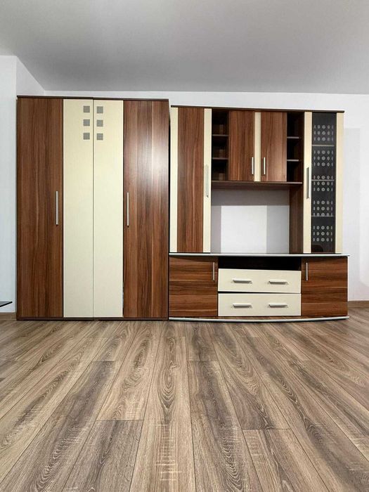 Mobilă + dulap + corp – stare bună – 1500 lei