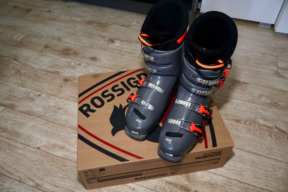 Детски ски обувки Rossignol.