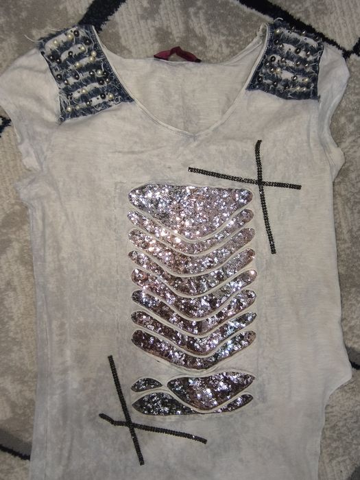 Shimlar bilan kiyiladigan mayka