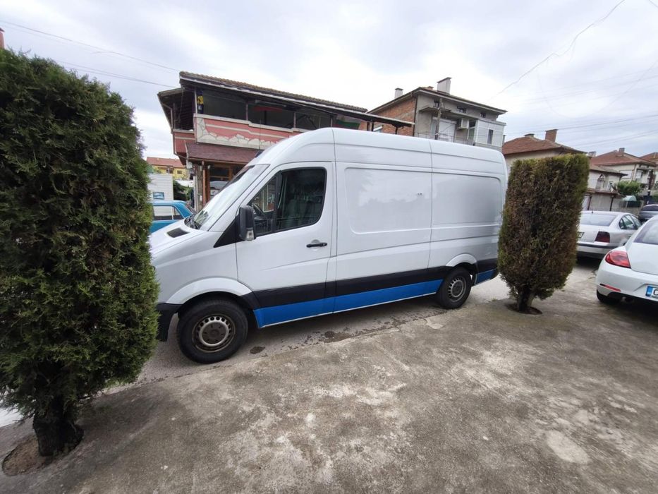 Mercedes Sprinter с падащ борд Dhollandia – работен бус