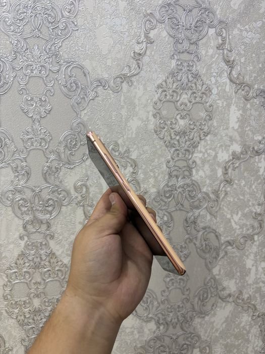 Samsung S20Fe.