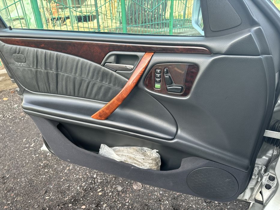 Мерседес бенс W210