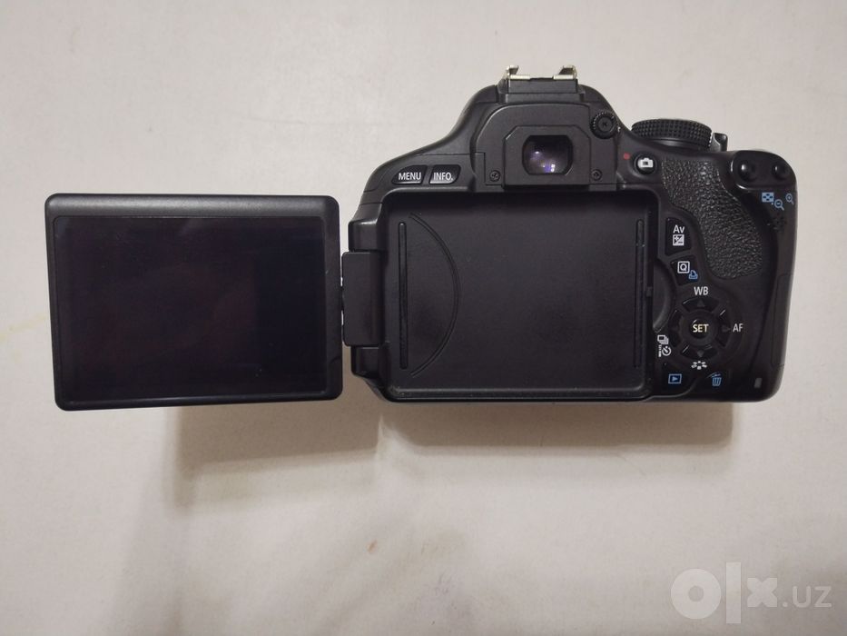 Canon D600 kamerası zaryadni va obyektivkasi bilan